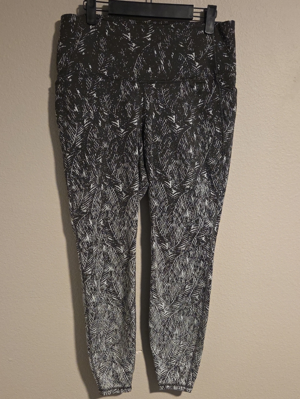 Victoria's Secret VSX High-Rise Pocket Leggings - Dark Olive Green Palm